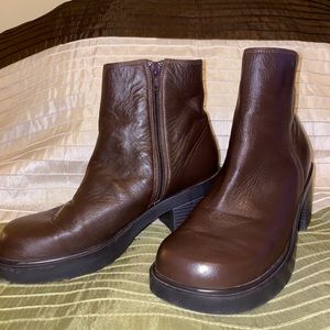 Covington Ladies Ankle Boots